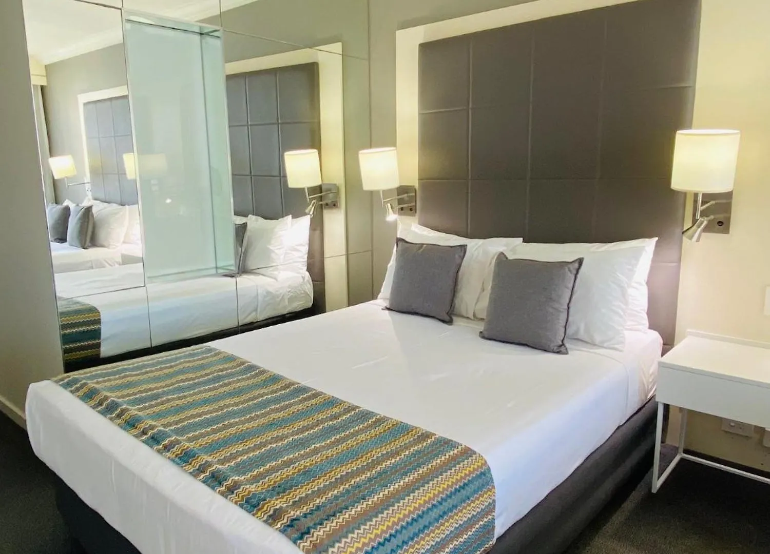 Sea View Hotel Room Heart Of Surfers Paradise Gold Coast