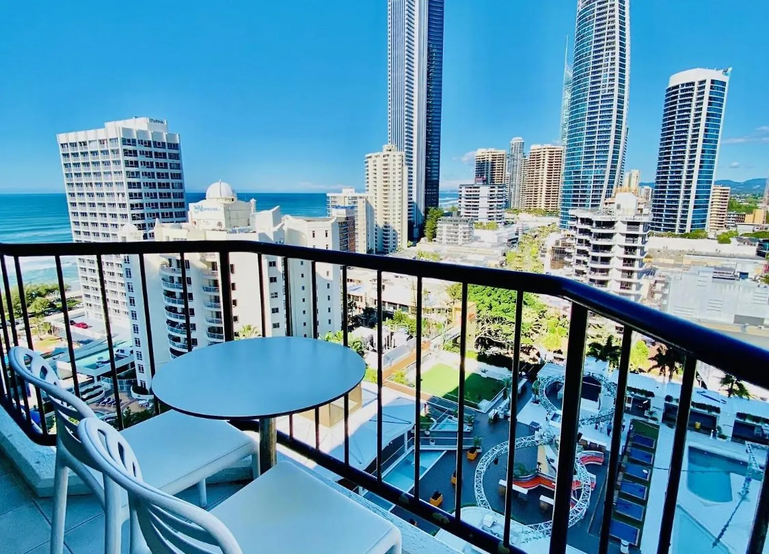 Sea View Hotel Room Heart Of Surfers Paradise Gold Coast Austrália