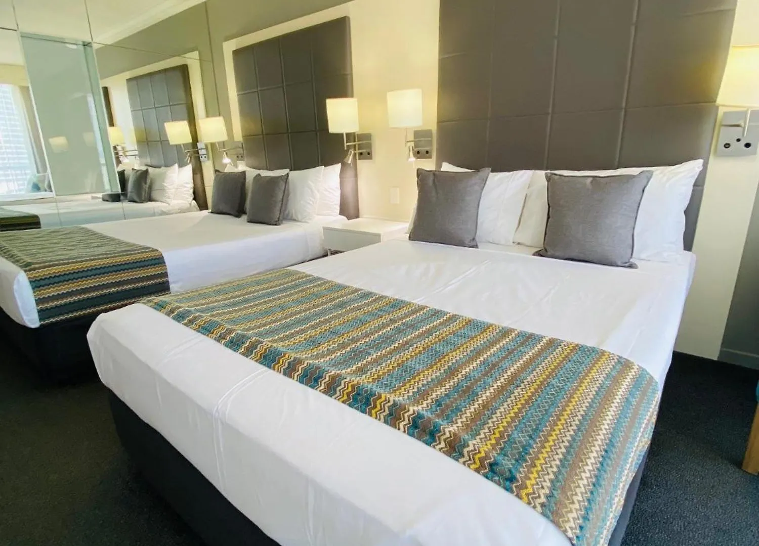 Sea View Hotel Room Heart Of Surfers Paradise 黄金海岸